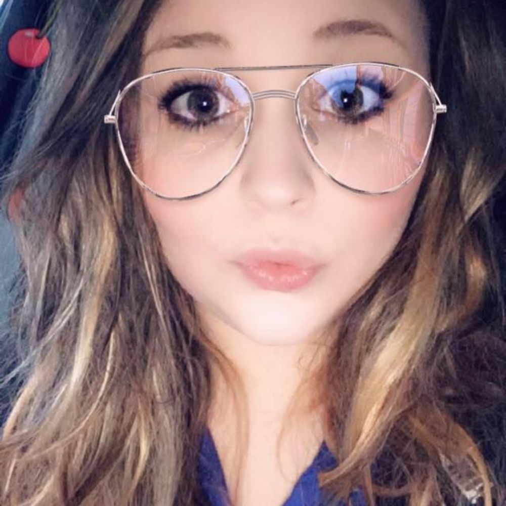 Meet your Posher, Monica